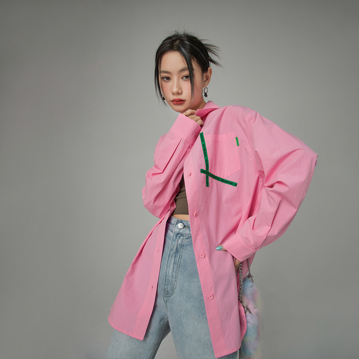 12552684.简约时尚衬衫女春季宽松洋气设计感内搭上衣