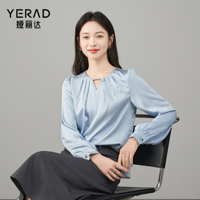 12552775.【娅丽达】通勤气质v领压褶小衫女轻熟风法式镂空衬衫