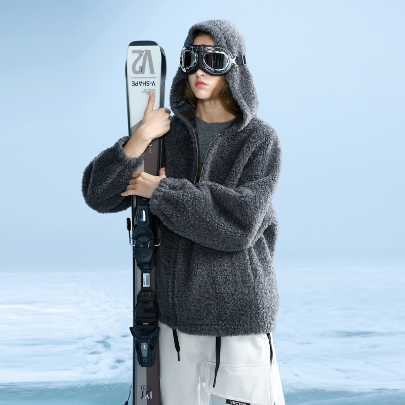 12550804.三彩ibudu2025冬季新款仿绵羊毛连帽环保皮草毛绒外套女