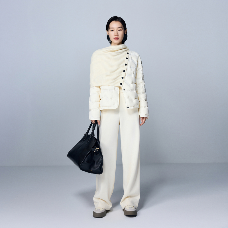 12586738.三彩丽雪leisure2025冬新款90白鸭绒羽绒服短款轻薄外套围脖保暖
