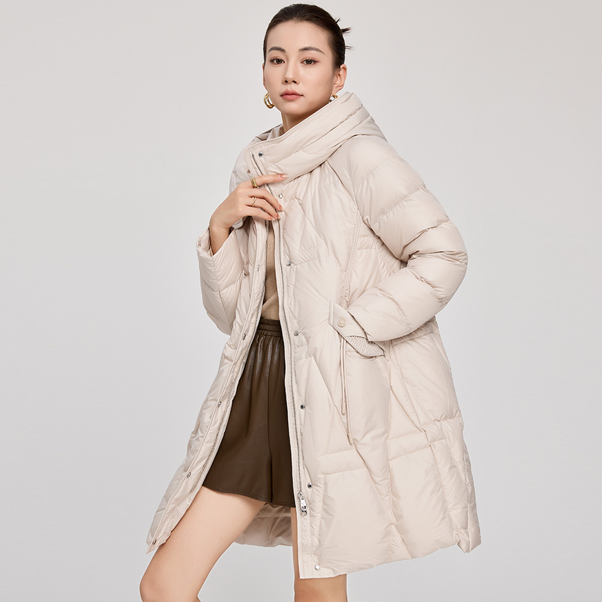 12664975.【羽绒服】冬季新款连帽休闲百搭加绒加厚女式外套