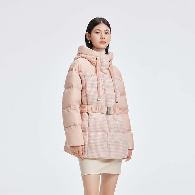 12669800.【商场同款】艾莱依格调系列时尚腰带收腰连帽羽绒服90鸭绒服外套女