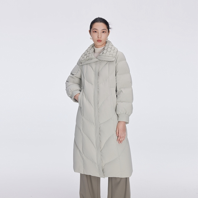 12669807.【商场同款】艾莱依雅士系列时尚精致大翻领羽绒服女长款鸭绒服外套
