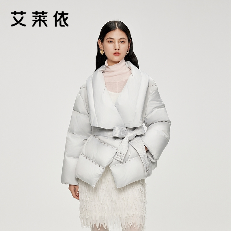 12669784.【商场同款】艾莱依时尚闪耀系列翻领羽绒服短款腰带收腰高充鹅绒服女
