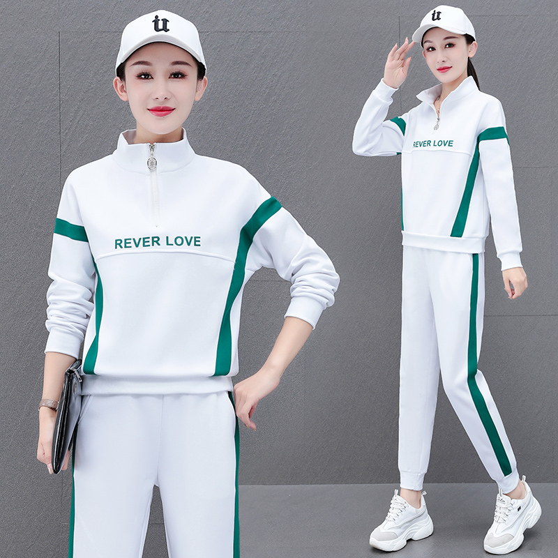 12694665.淘贝鼠秋冬新款女式时髦减龄半拉链休闲套装【淘贝鼠女装QD】
