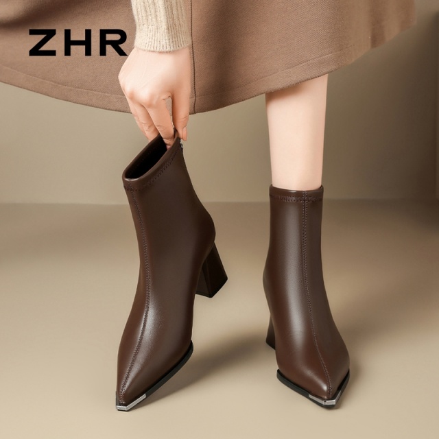 13845386.【ZHR则则】粗跟短靴尖头后拉链粗跟女鞋[PU]