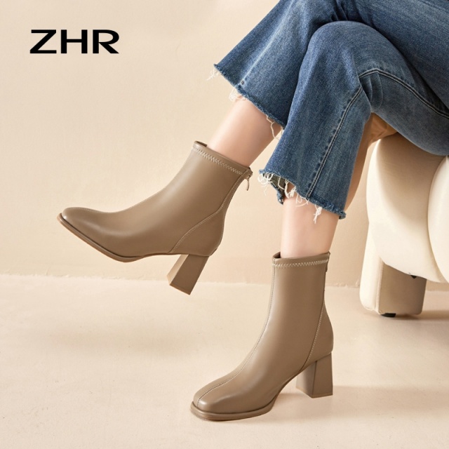 13795731.【ZHR则则】粗跟短靴圆头后拉链酷飒粗跟女鞋[PU]