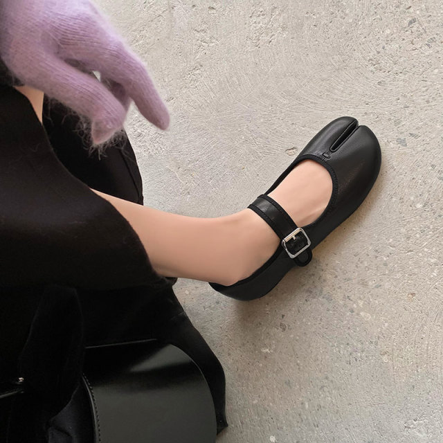 12754141.时髦设计感分趾玛丽珍芭蕾鞋小单鞋新款女鞋