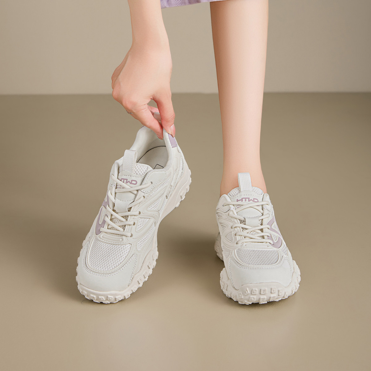 12771374.网面轻便登山女款透气户外运动休闲鞋百搭老爹鞋
