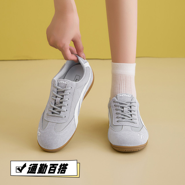 12771373.网面透气德训鞋设计平底舒适百搭运动休闲鞋