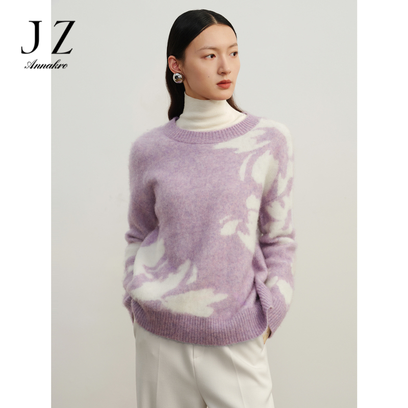 12814588.玖姿安娜蔻慵懒风时髦绒感提花落肩绵羊毛针织衫女冬季新款