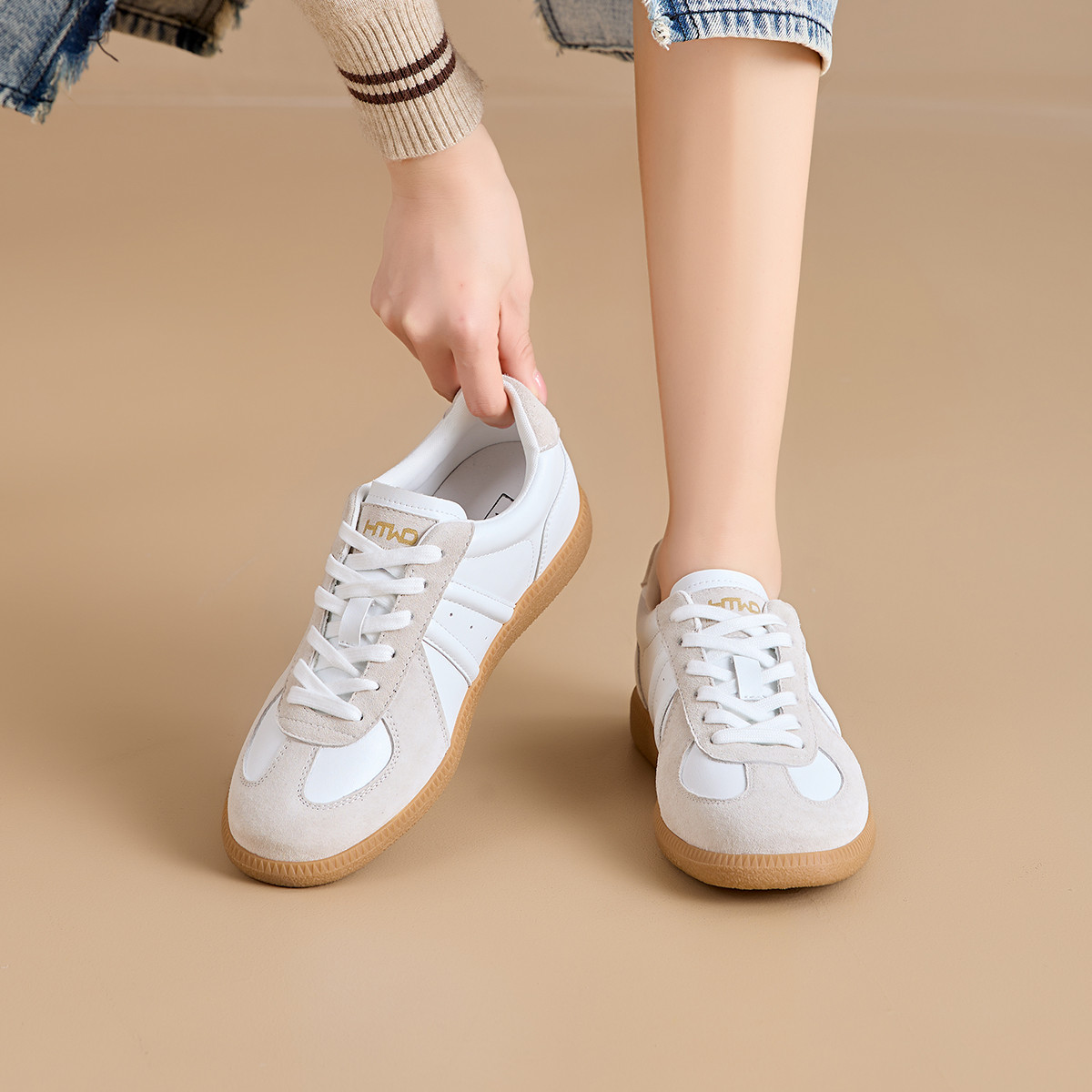 12857619.德训鞋女春季时尚百搭复古拼色舒适轻便休闲女鞋
