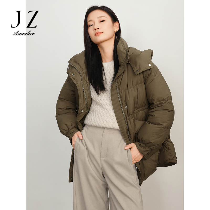 12888274.玖姿安娜蔻美拉德微褶肌理帽领插肩短羽绒女冬季新款