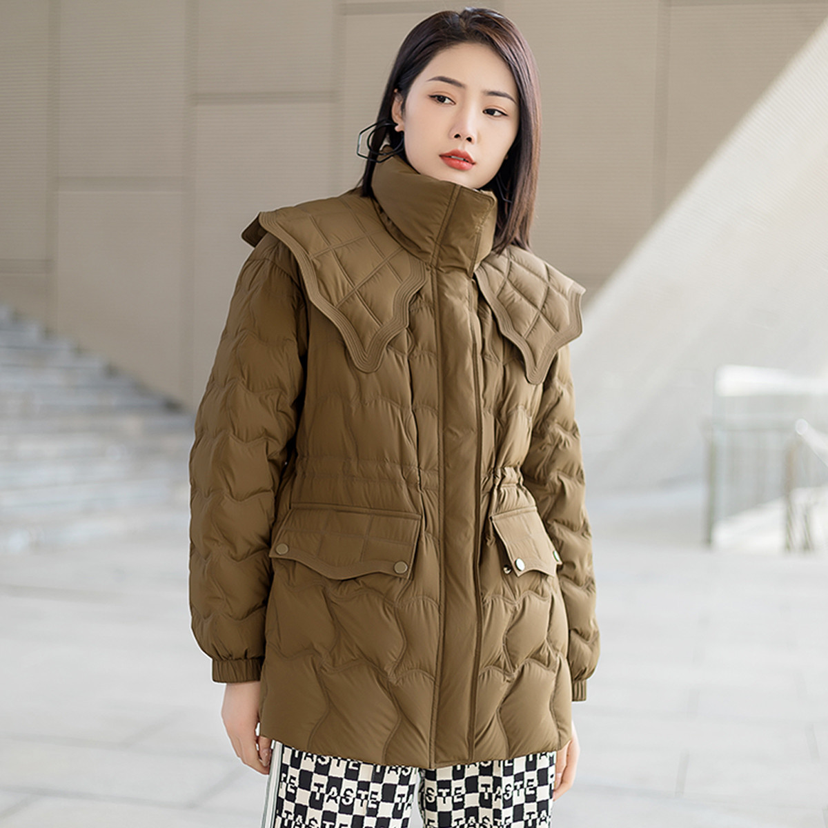 12948751.【羽绒服】冬季设计感短款加绒加厚保暖女式外套