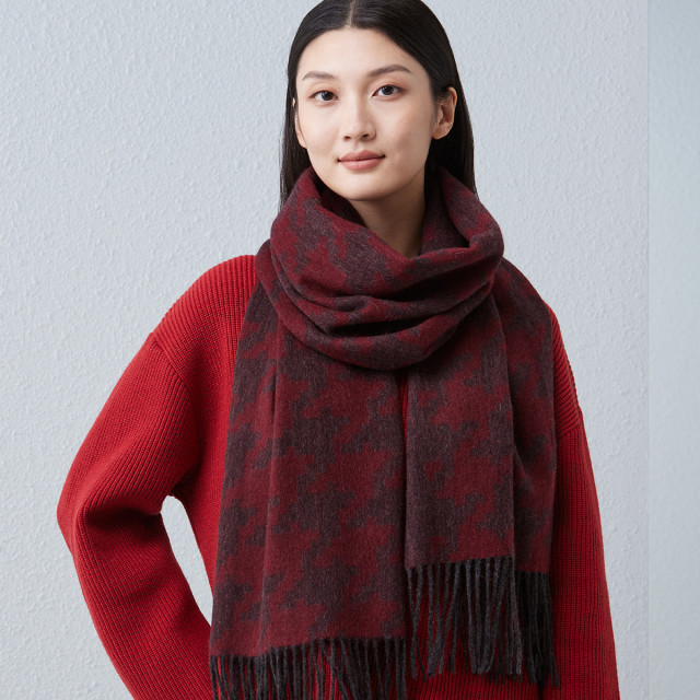 12941620.红豆纯羊绒围巾女秋冬加厚经典千鸟格围脖披肩礼盒装高级感披肩女