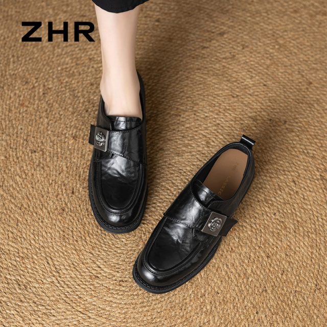 13007906.【ZHR则则】深口单鞋圆头魔术贴厚底女鞋[PU]