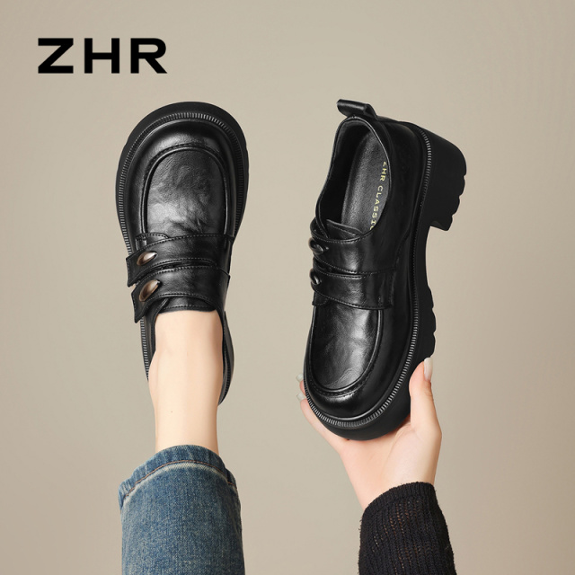 13007983.【ZHR则则】深口单鞋圆头魔术贴厚底女鞋[超纤]