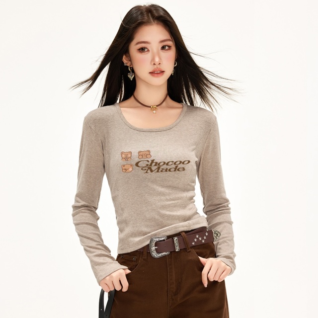 13712402.CHOCOOLATE女式印花长袖t恤修身显瘦内搭打底衫女