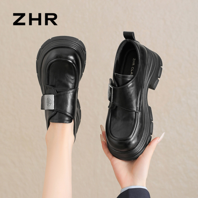13747361.【ZHR则则】深口单鞋圆头印花魔术贴厚底女鞋[PU]