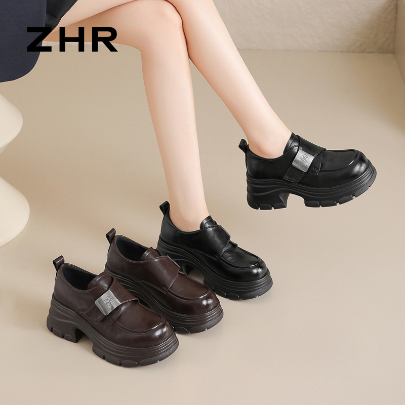 13747361.【ZHR则则】深口单鞋圆头印花魔术贴厚底女鞋[PU]