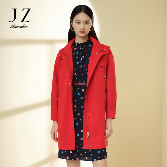 13092245.JZ玖姿商场同款连帽休闲风衣女士春装纯色中长外套JWCC41208