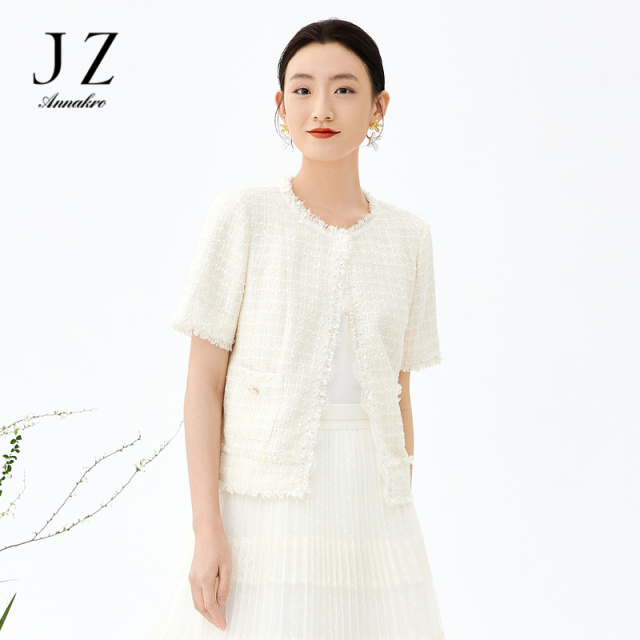 13094186.JZ玖姿商场同款上衣女夏季新款珍珠白小香风短外套JWCX40502