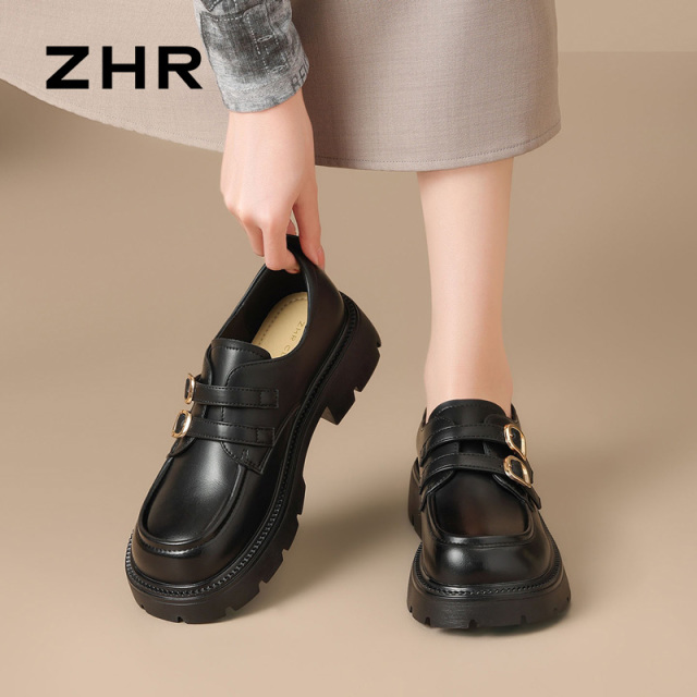13747411.【ZHR则则】深口单鞋圆头双搭扣套脚厚底女鞋[PU]