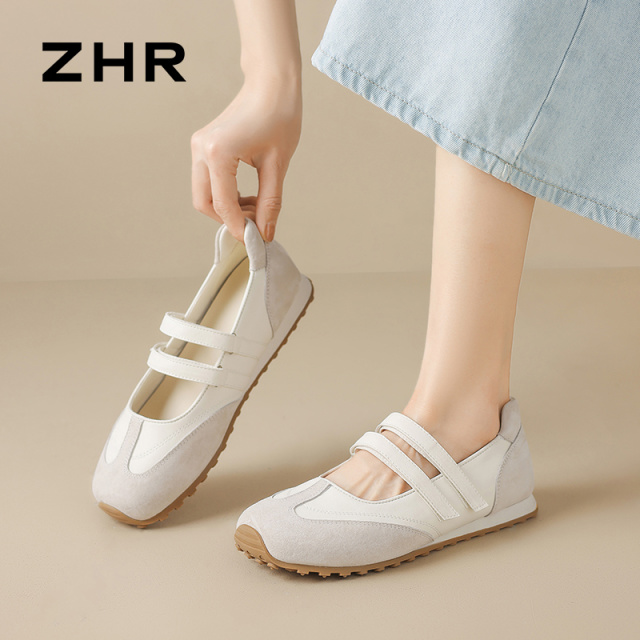13535530.【ZHR则则】运动玛丽珍鞋圆头魔术贴平底女鞋[猪巴戈+PU]