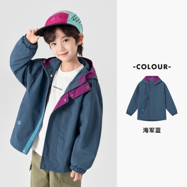 13311095.男童软壳登山服春秋款帽檐撞色户外防泼水上衣儿童帅气有型外套潮