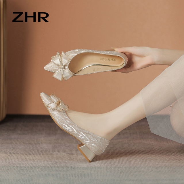 13680179.【ZHR则则】浅口尖头蝴蝶套脚粗跟女鞋[格利特]