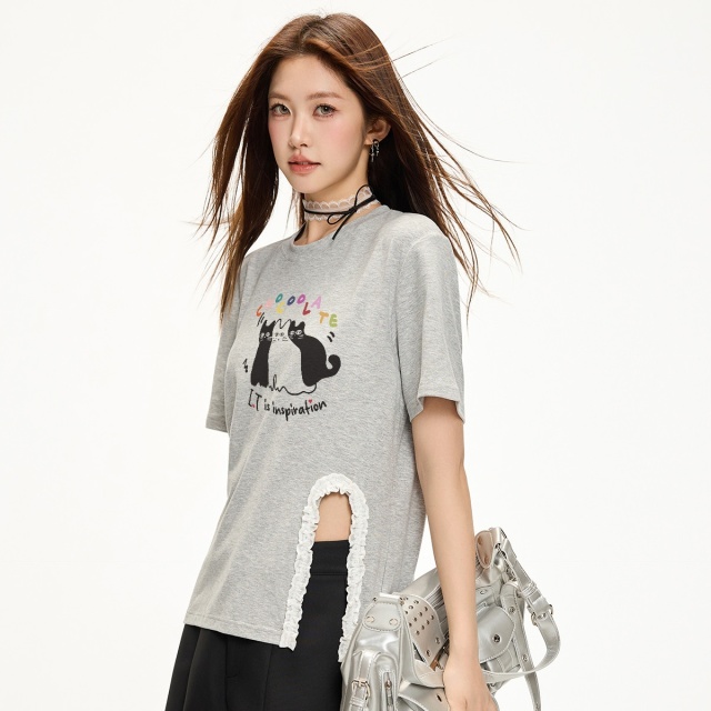 13713942.CHOCOOLATE不规则下摆开叉花边短袖t恤夏季印花女上衣