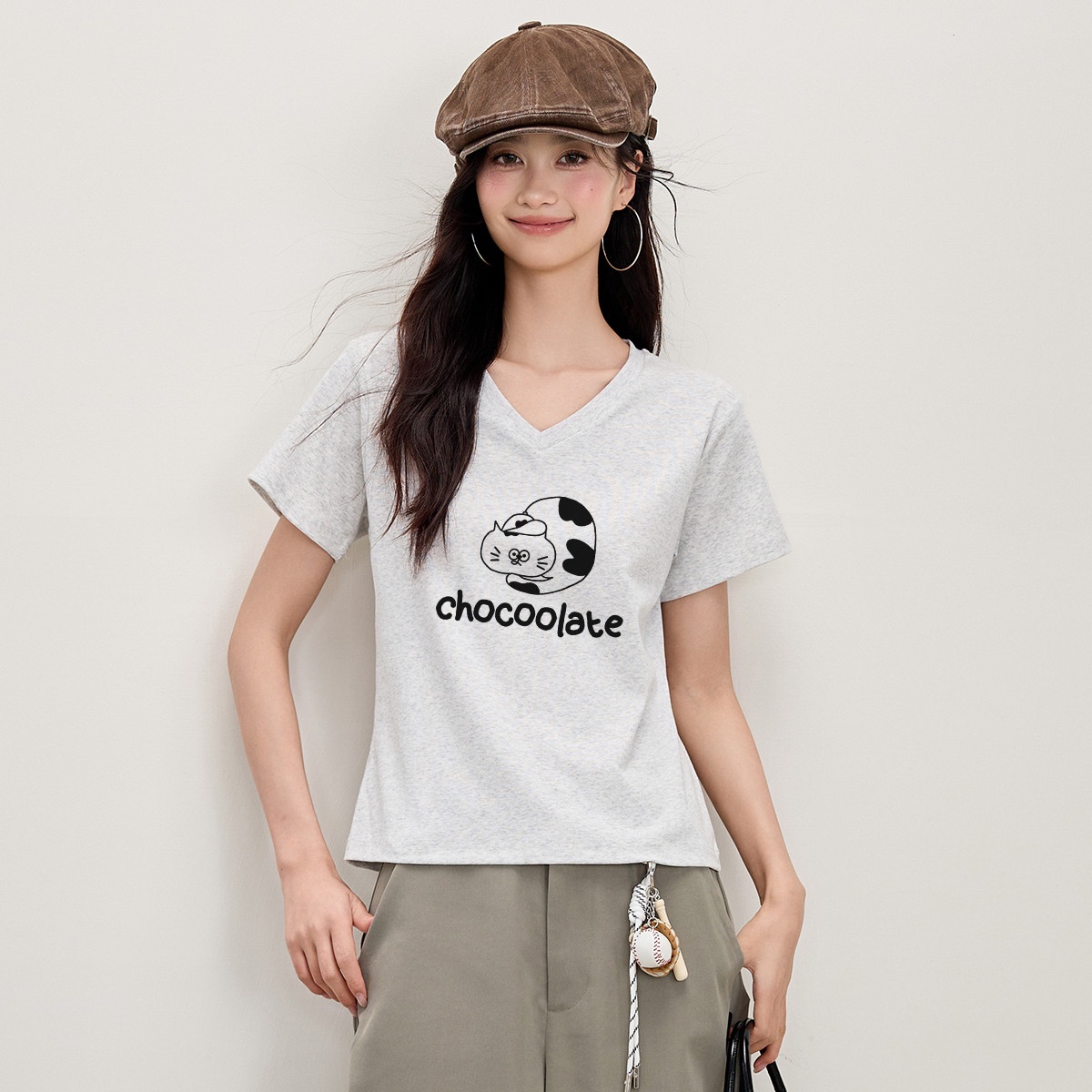 13713988.CHOCOOLATE夏季简约V领印花短袖t恤学院风甜美女上衣