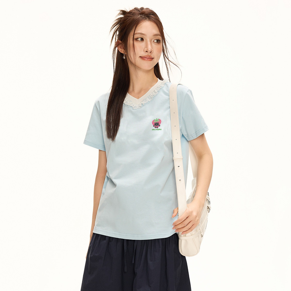 13714032.CHOCOOLATE甜酷风夏季短袖上衣蕾丝拼接小众款T恤女式