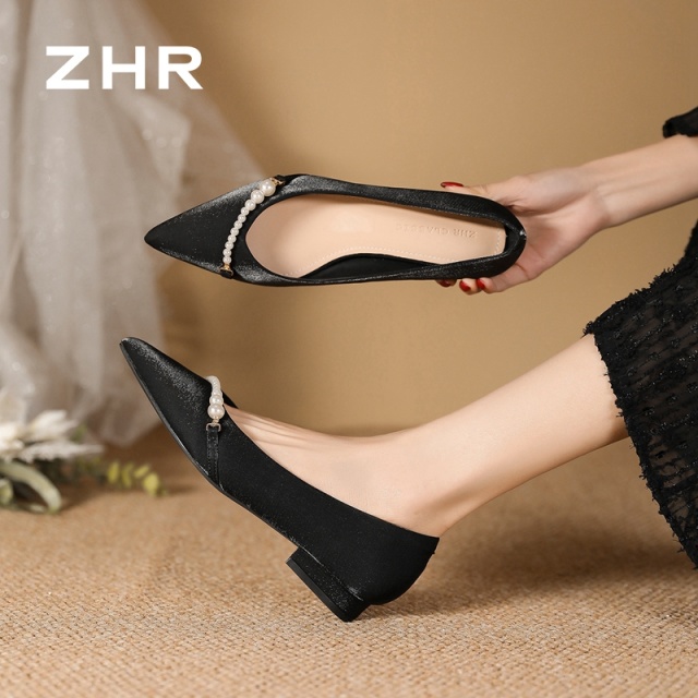 13130650.【ZHR则则】浅口尖头套脚粗跟女鞋[绸缎]