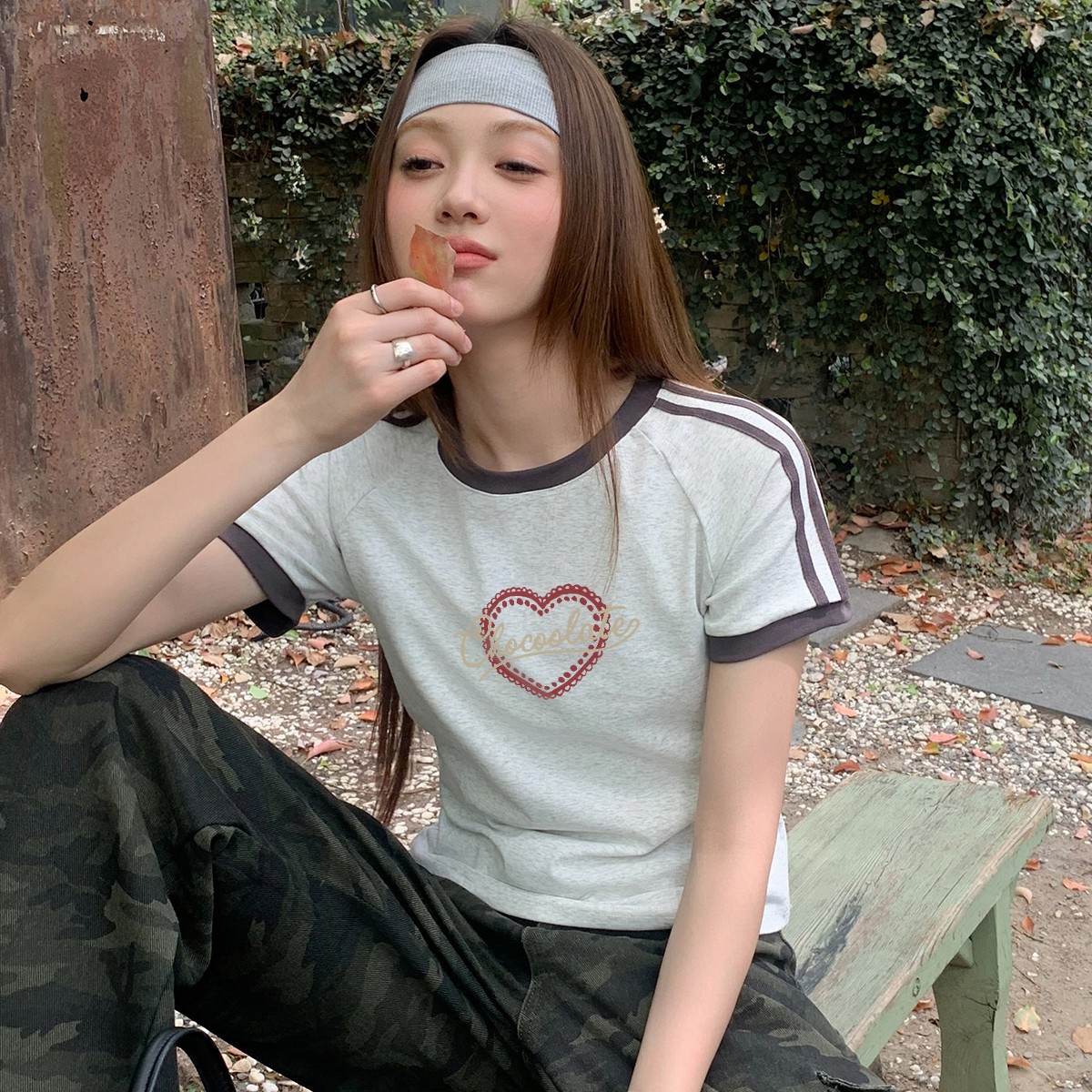 13713888.CHOCOOLATE爱心印花夏季撞色圆领短袖t恤褶皱收腰上衣