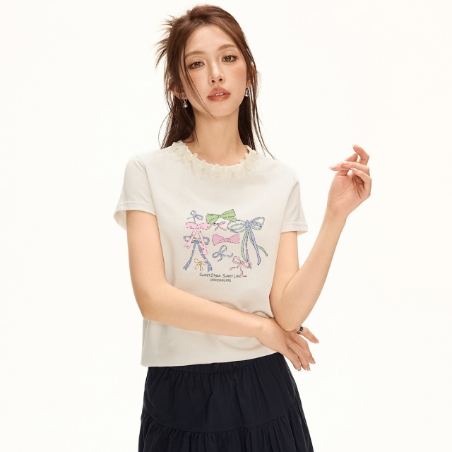 13713843.CHOCOOLATE立体花朵装饰圆领印花短袖t恤夏季半袖上衣