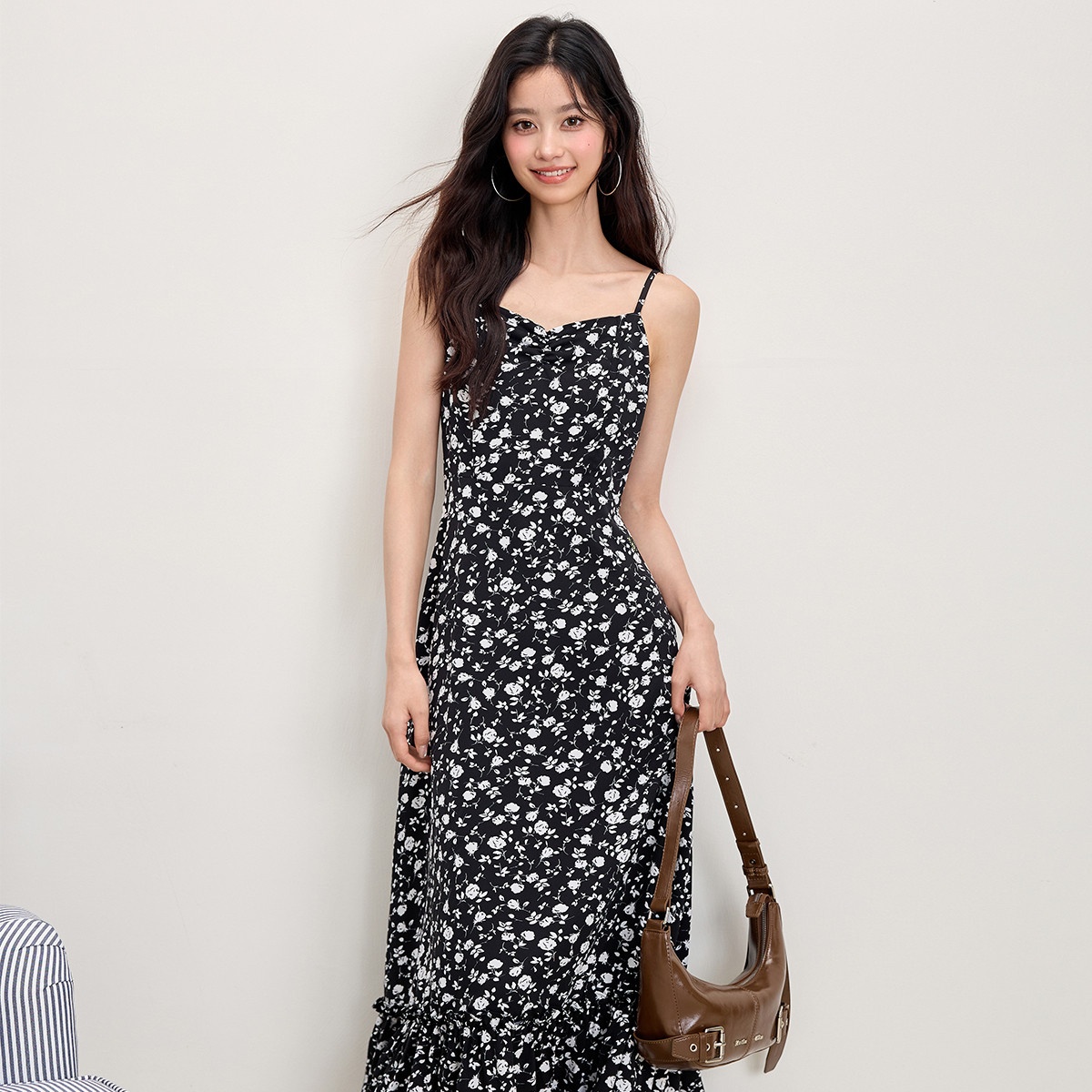13713793.CHOCOOLATE法式度假吊带碎花裙夏季甜美少女a字连衣裙