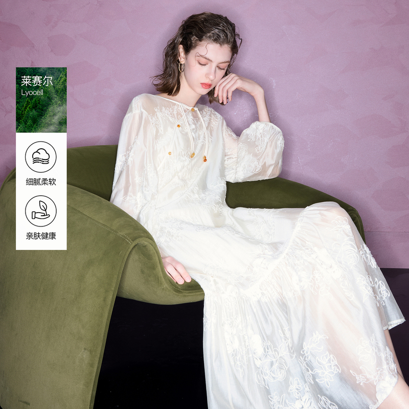13145469.【莱赛尔】三彩ibudu2026春季新款绣花连衣裙A字裙长裙新中式女