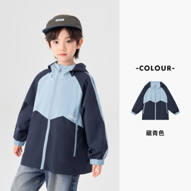 13311725.男童防水登山服春秋款拉链口袋撞色户外休闲外套儿童运动软壳上衣