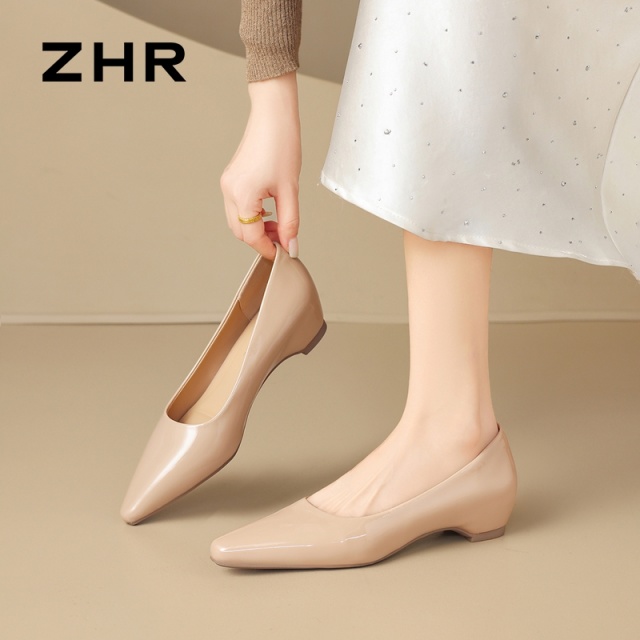 13535008.【ZHR则则】浅口尖头套脚内增高女鞋[PU]