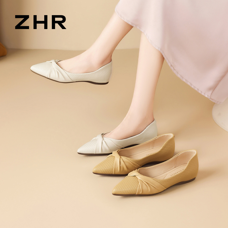 13602353.【ZHR则则】浅口尖头褶面套脚平底女鞋[PU]
