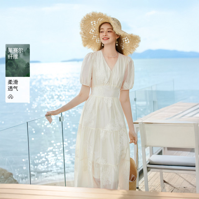 13188355.2026夏装法式v领天丝连衣裙女重工刺绣收腰温柔风长裙子