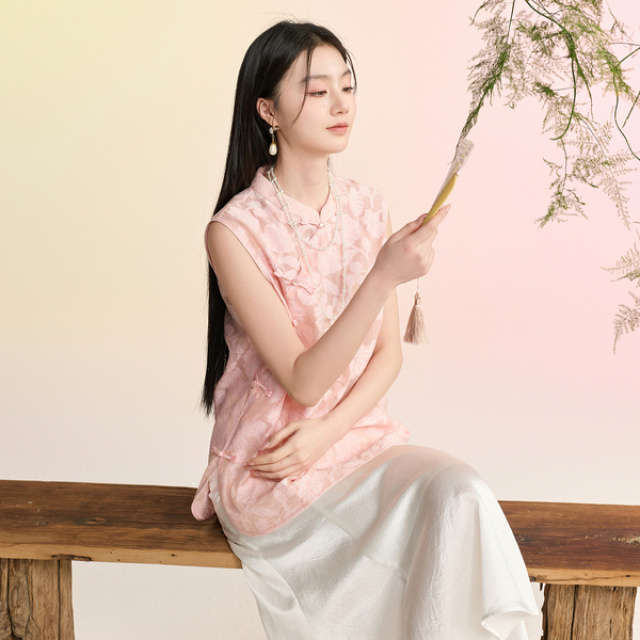 13184664.三彩【花影入画】2026春季新款新中式提花衬衣宽松上衣无袖盘扣C