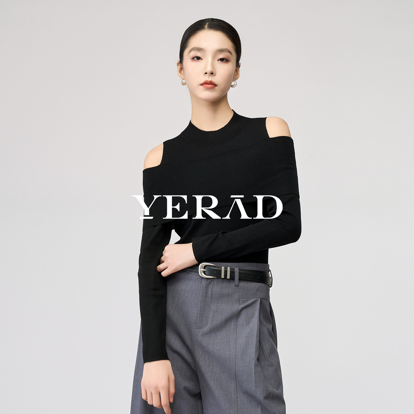 13215775.【娅丽达】高智感羊毛露肩长袖针织衫女优雅气质毛衣
