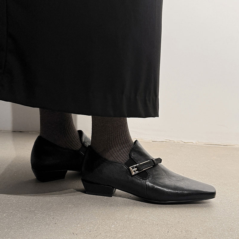 13228571.Hanychen头层牛皮早春新款百搭舒适通勤风复古方头单鞋粗跟乐福鞋女