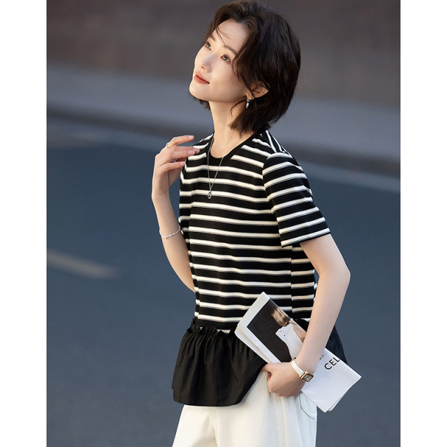 13233473.【黑白世界】夏季复古风条纹拼色圆领短袖显瘦小个子t恤女高级感