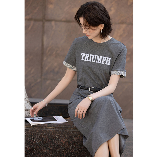 13232918.【云氧棉系列】夏季时尚字母绣花PU腰带收腰显瘦连衣裙女高级感