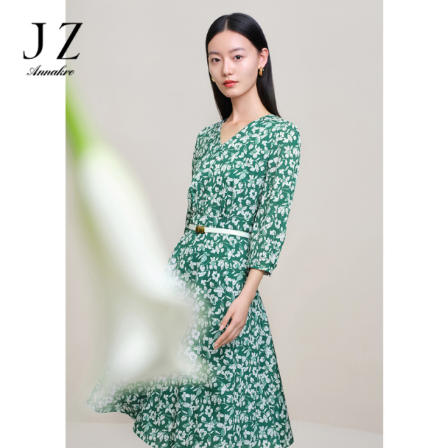 13260656.商场同款玖姿蝴蝶印花连衣裙春季新款仿真丝连衣裙JWDC50013