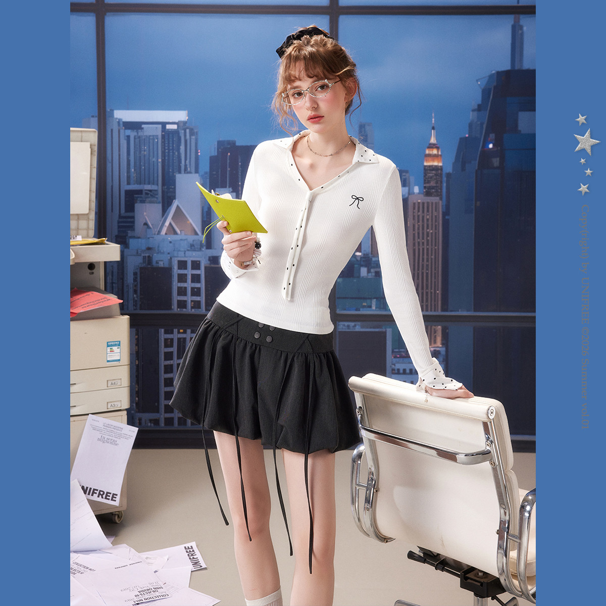 13301474.【26年春新品】纯欲风气质减龄波点拼接Polo领修身T恤U261G102V1B1
