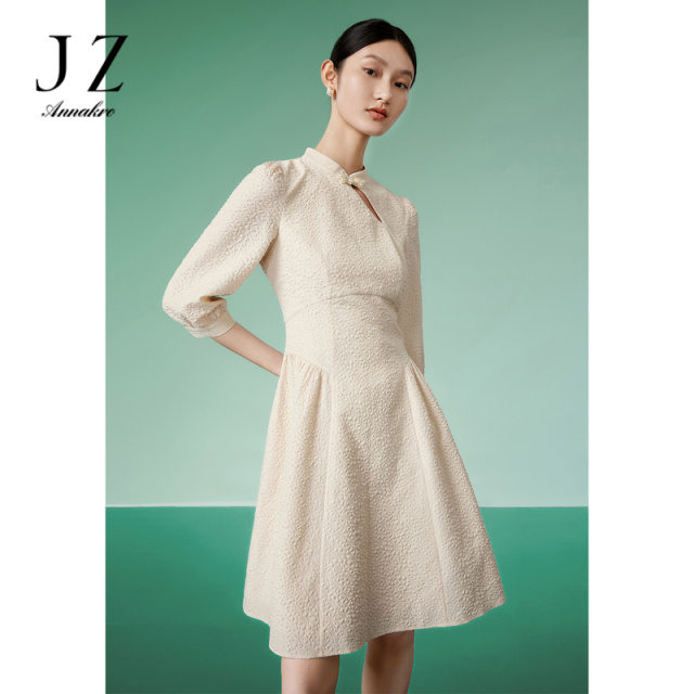 13266412.JZ玖姿国风肌理花卉小黑裙女装春季新款设计感连衣裙米色